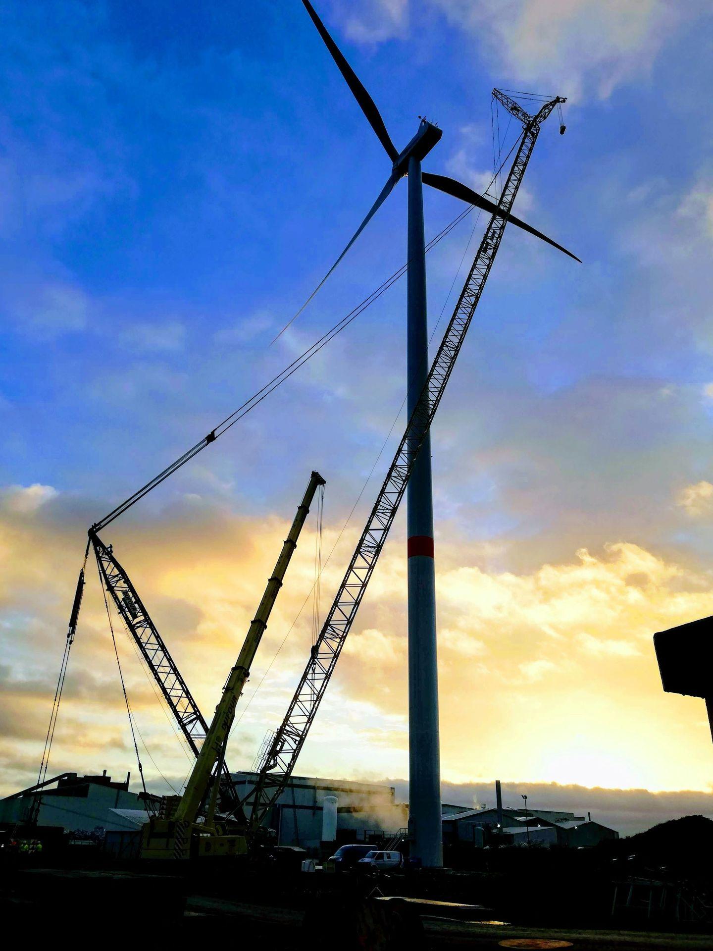 Wind turbine erection